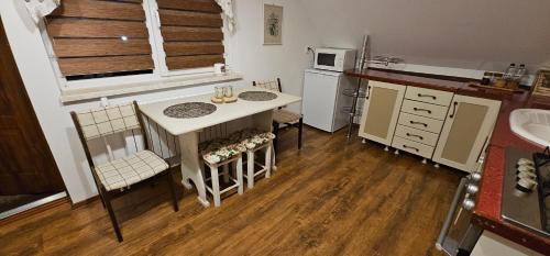 Giby Apartment | Relaxing Stay at Apartament nad Czarną Hańczą with Hot Tub