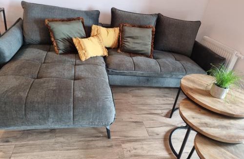 Gdansk City Center Apartment | Top-Rated APARTAMENT nad MOTŁAWĄ LUŚKA with Hot Tub Access