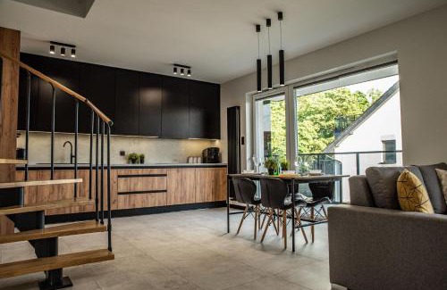 Ostroda Apartment | Oceanfront Escape: Apartament Niebo by the Beach