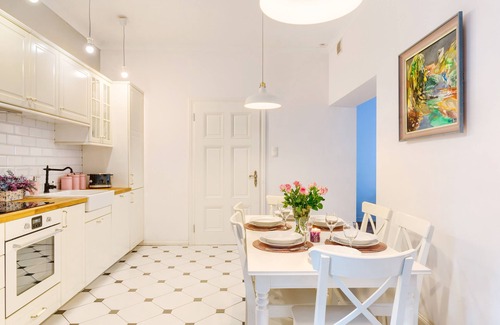 Gorzow Wielkopolski Apartment | Family-Friendly Stay at Apartament Nowe Miasto - Park Róż