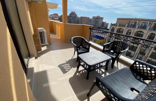 Elenite Apartment | Elegant Oceanfront Apartment №1 at Villa Astoria