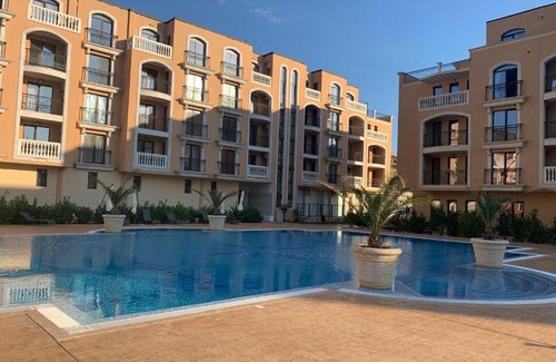 Elenite Apartment | Elegant Oceanfront Apartment №1 at Villa Astoria