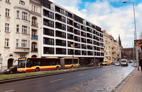 Srodmiescie Apartment | Pet-Friendly Retreat: Apartament No1 Wyszyńskiego