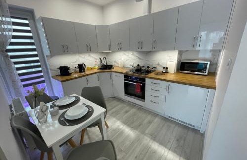 Bielsko-Biala Apartment | Modern Comfort at Kustronia - Guest Rated 9.8/10!