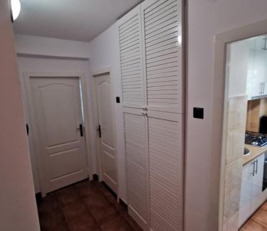 Gura Suhasului Apartment | Discover Family-Friendly Comfort at Apartament Ocnele Mari