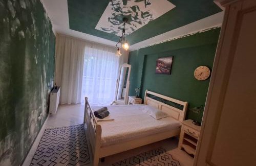 Neptun Apartment | Cozy Oceanfront Stay at Apartament Onix with Views