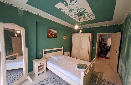 Neptun Apartment | Cozy Oceanfront Stay at Apartament Onix with Views