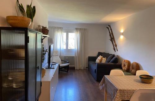 Alp Apartment | Top-Rated Apartament Orbis La Molina - Family-Friendly Stay