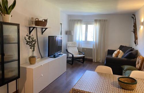 Alp Apartment | Top-Rated Apartament Orbis La Molina - Family-Friendly Stay