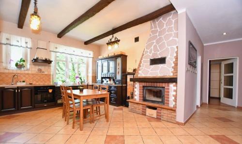Tarnowskie Gory Apartment | Pet-Friendly Apartment Pablo in Tarnowskie Góry - 9/10 Score
