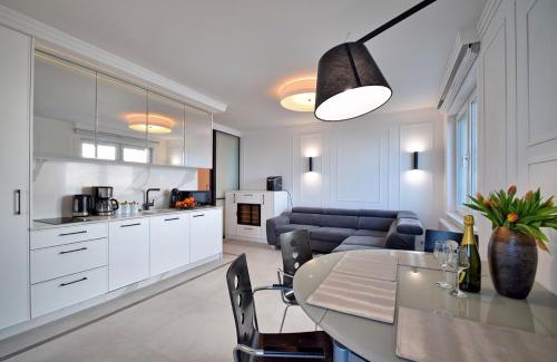 Miedzyzdroje Apartment | Oceanfront Perłowy SeaView Apartment with Pool & Family Fun