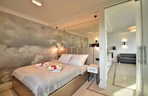 Miedzyzdroje Apartment | Oceanfront Perłowy SeaView Apartment with Pool & Family Fun