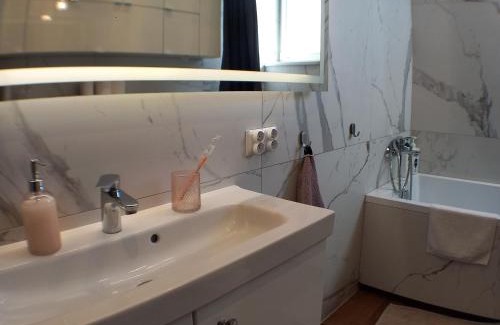 Gdansk City Center Apartment | Family-Friendly Retreat: Apartament Prowansalski, Rated 9.8