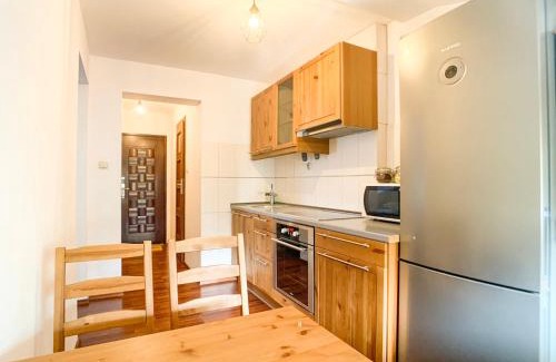 Torun Apartment | Cozy Apartment by the Park: Family & Pet-Friendly Stay