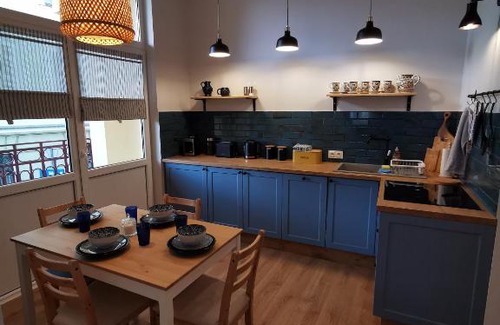 Jelenia Gora Apartment | Prime Location: Apartament przy Ratuszu with Family Amenities