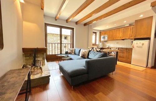 Alt Aneu Apartment | Rustic Apartment with Fireplace - Family Friendly Getaway