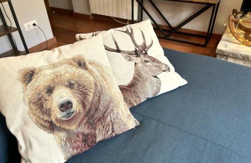 Alt Aneu Apartment | Rustic Apartment with Fireplace - Family Friendly Getaway
