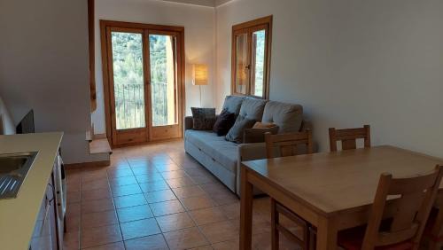 Burg Apartment | Child-Friendly Retreat at Apartament Rural Burg - Rated 9/10