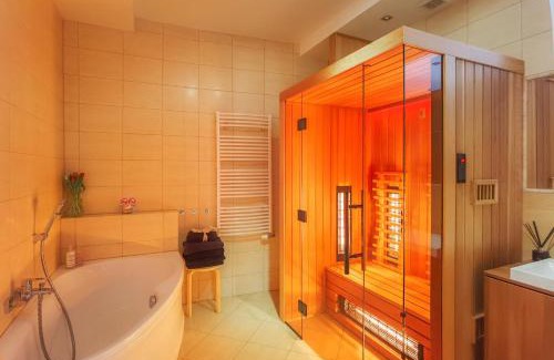 Duszniki Zdroj Apartment | Elegant Stay at Apartament Rynek - Zielona Kamienica
