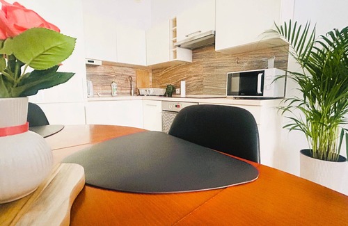 Opole Apartment | Pet-Friendly Apartament Słoneczny 10 with Breakfast Included