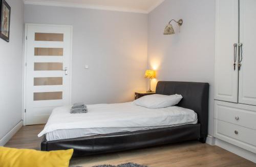 Gliwice Apartment | Family-Friendly Apartament Szafirowy with 9.5/10 Guest Rating
