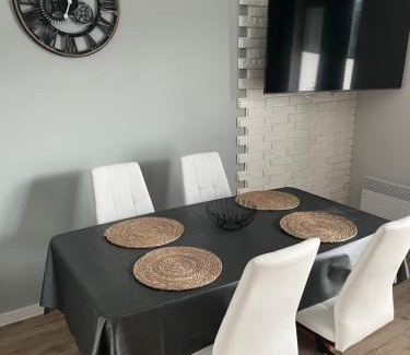 Piechowice Apartment | Family-Friendly Retreat at Apartament Widok&Sky, Piechowice