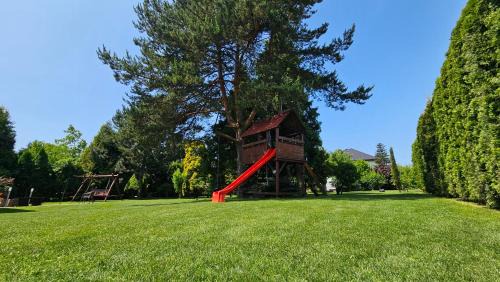 gmina Przeciszow Apartment | Family-Friendly Retreat at Apartament Willa Pod Sosnami