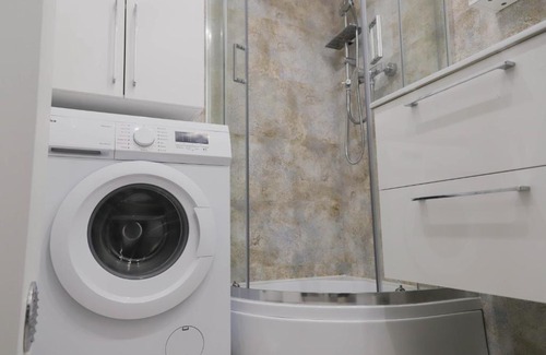 Jastrzebie-Zdroj Apartment | Delightful Apartment with Balcony - Pet & Child Friendly