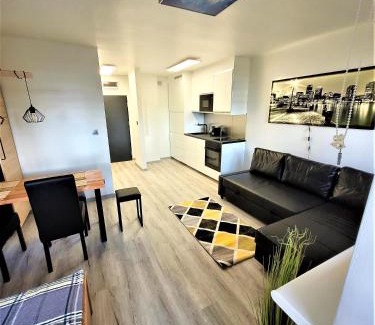 Gliwice Apartment | Prime Stay at Apartament Gliwice Mewy with Climate Control