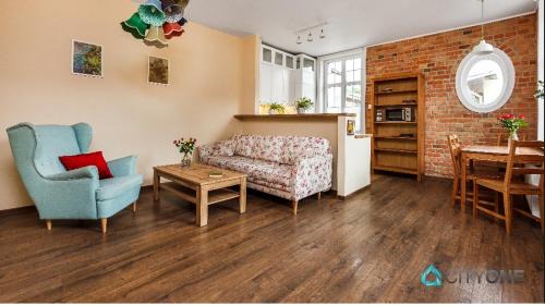 Oliwa Apartment | Discover the Delightful Apartment with Veranda at Dworek Oliwski