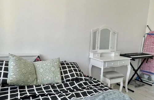 Załeze Apartment | Guest Rated: Apartament Zielony with Breakfast & Pet-Friendly