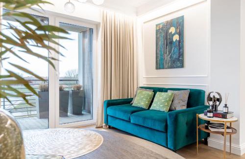 Old Town Apartment | Family-Friendly Retreat at Apartamentai Felikso Namai