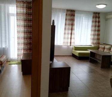 Pomorie Apartment | Top-Rated Oceanfront Retreat at Apartamenti Zhelezovi