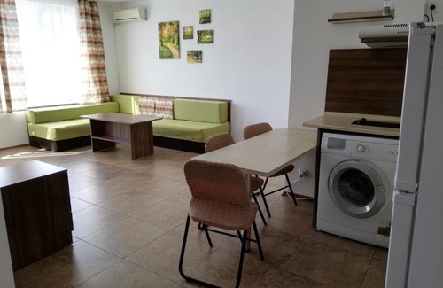 Pomorie Apartment | Top-Rated Oceanfront Retreat at Apartamenti Zhelezovi