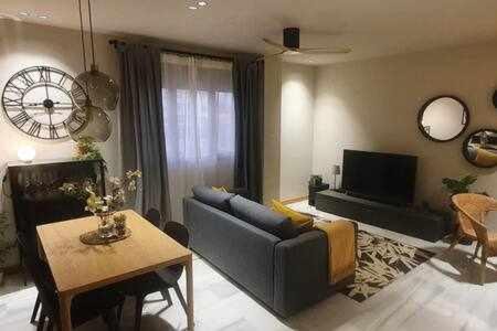 El Gancho Apartment | Stylish Stay at Apartamenticos Studio 98 - Rated 8.7/10