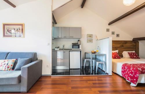 Ramalde Apartment | Budget-Friendly Atop Francos: Wheelchair Accessible Comfort