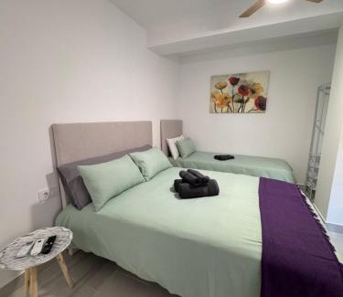 Almansa Apartment | Modern Apartment África with Balcony in City Center