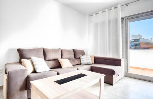 Coveta Fuma Apartment | Oceanfront Retreat: Apartamento Ático El Campello 4-Star