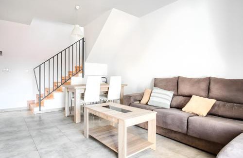 Coveta Fuma Apartment | Oceanfront Retreat: Apartamento Ático El Campello 4-Star