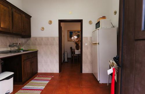 Veiros Apartment | Cozy Apartment 1 - Pet and Child Friendly at Veiros