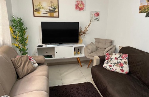 Vila Alzira Apartment | Pet-Friendly Apartment Just 100 Meters from Astúrias Beach