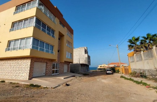 Lazareto Apartment | Family-Friendly 2-Bedroom Apartment in Mindelo, Rated 10/10