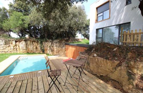 Somo Apartment | Relaxing 2-Bedroom Apartment with Pool and Garden Oasis