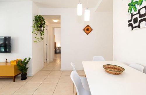 Recreio dos Bandeirantes Apartment | Elegant 2-Bedroom Apartment with Pool in Complete Condo