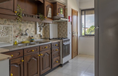 Santa Maria e Sao Miguel Apartment | Spacious 4-Bedroom Apartment in Sintra Near Train Station