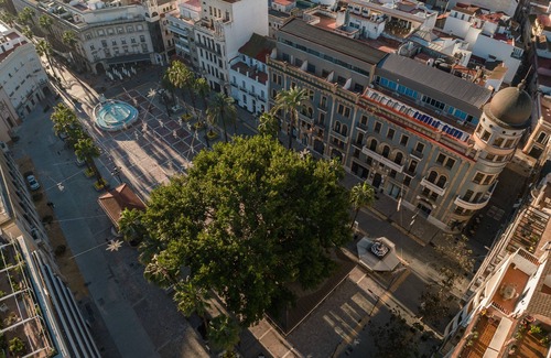 Huelva Apartment | Cozy Apartment 6A1: Ideal for Family Getaways