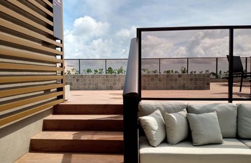 Manaira Apartment | Oceanfront Apartment 801 with Pool & Stunning Views