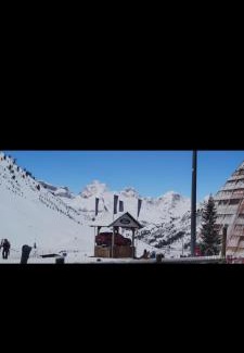 Villanua Apartment | Newly Built Apartment in Villanúa, Pet Friendly & Accessible