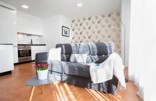 Isla de Arosa Apartment | Inviting Oceanfront Apartment A Laxe with Family-Friendly Amenities