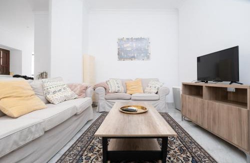 Old Town Apartment | Stylish Museo Casco Histórico Apartment - Pet & Child Friendly